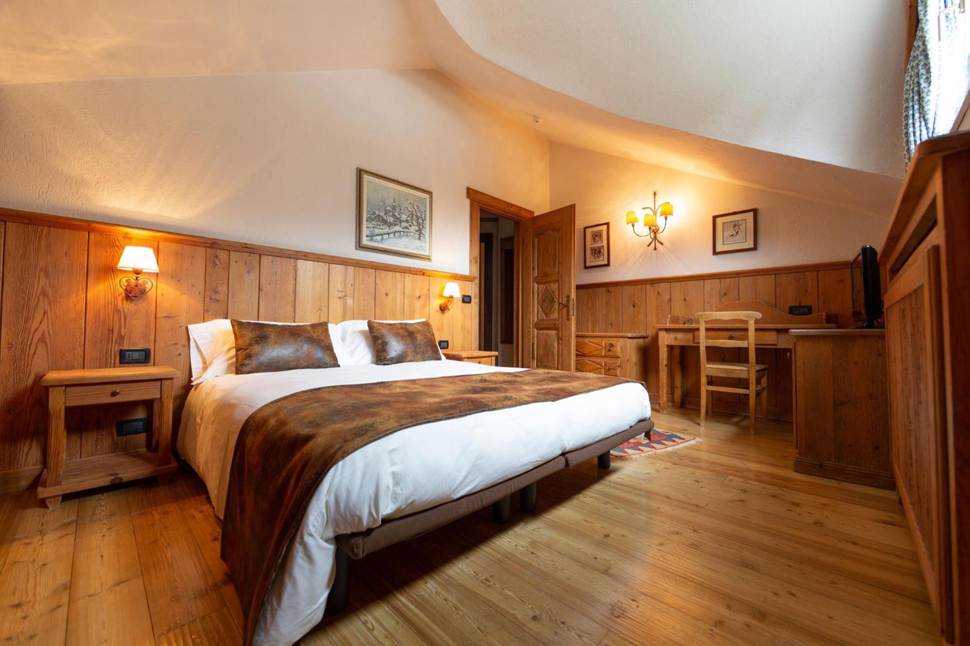 Hotel Bouton D'Or - Courmayeur Exterior photo
