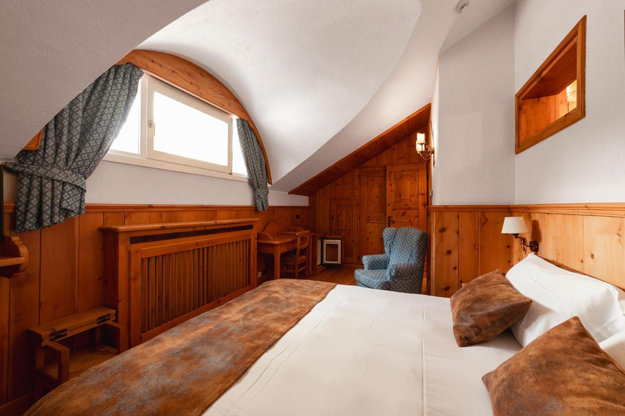 Hotel Bouton D'Or - Courmayeur Exterior photo