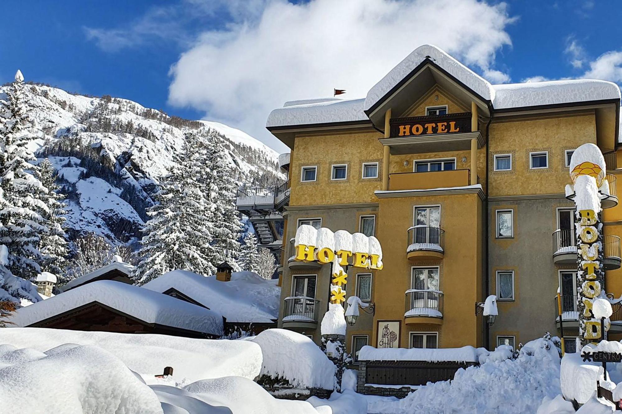 Hotel Bouton D'Or - Courmayeur Exterior photo